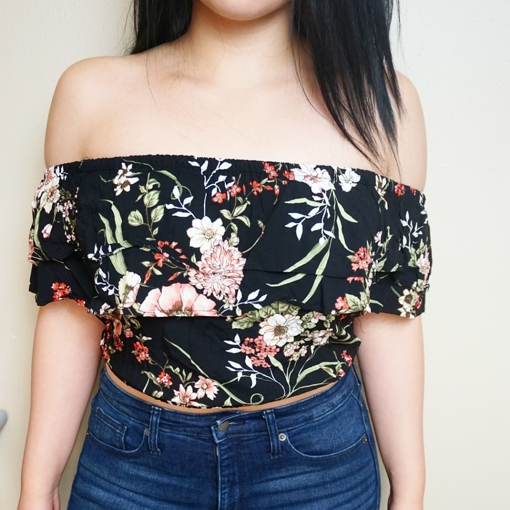 floral off the shoulder crop top black